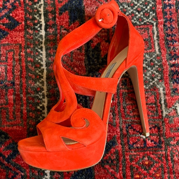 Gorgeous Prada heels - Picture 14 of 16